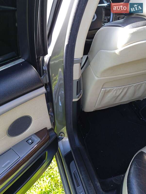 Седан BMW 7 Series 2002 в Львові