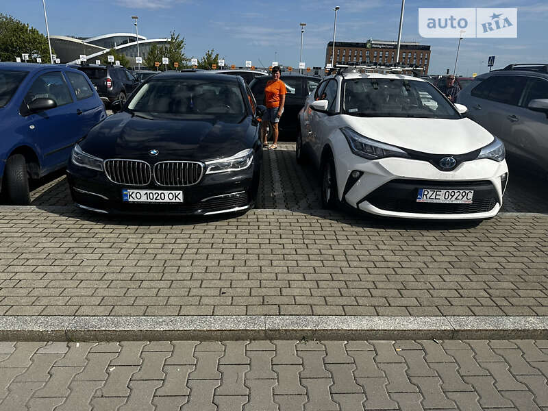 Седан BMW 7 Series 2018 в Ужгороде