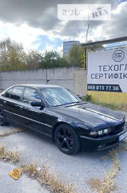 Седан BMW 7 Series 2000 в Запорожье