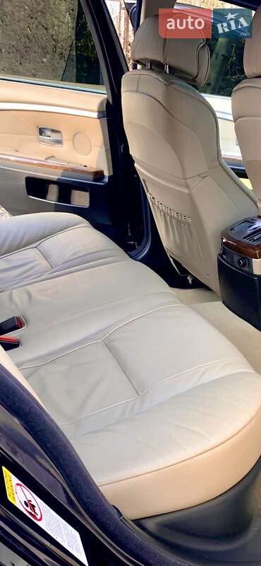 Седан BMW 7 Series 2005 в Тернополі