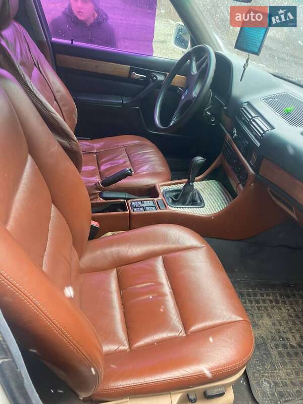 Седан BMW 7 Series 1989 в Киеве