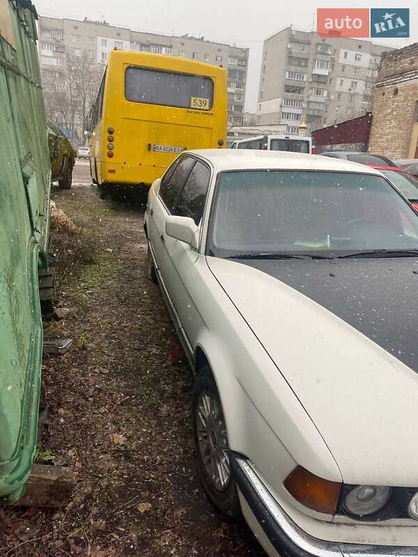 Седан BMW 7 Series 1989 в Киеве