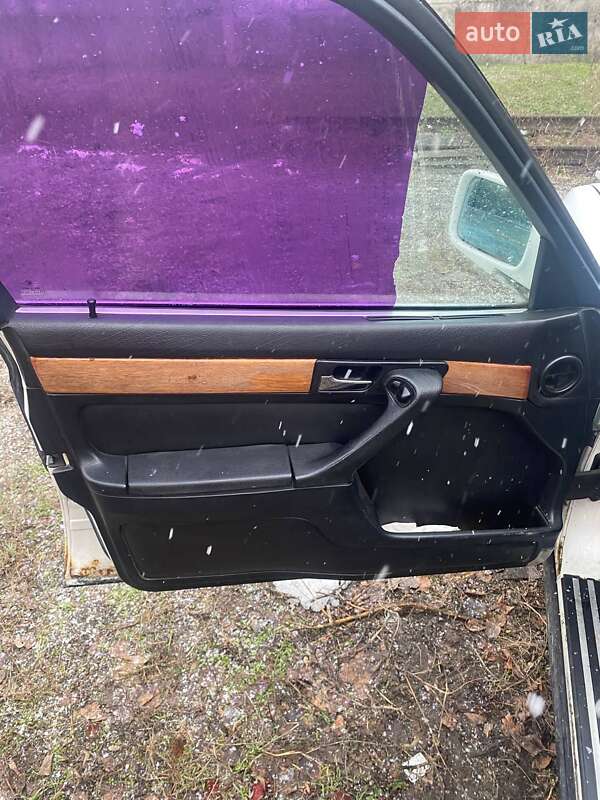 Седан BMW 7 Series 1989 в Киеве