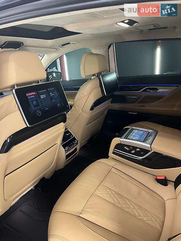 Седан BMW 7 Series 2017 в Одессе