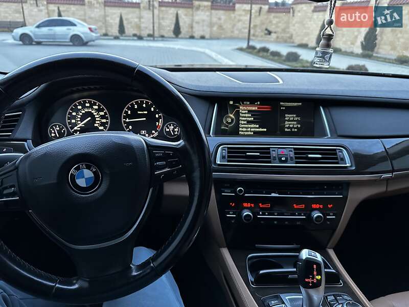 Седан BMW 7 Series 2013 в Измаиле
