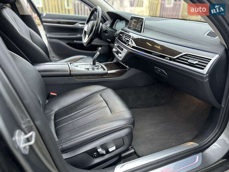 Седан BMW 7 Series 2017 в Одессе