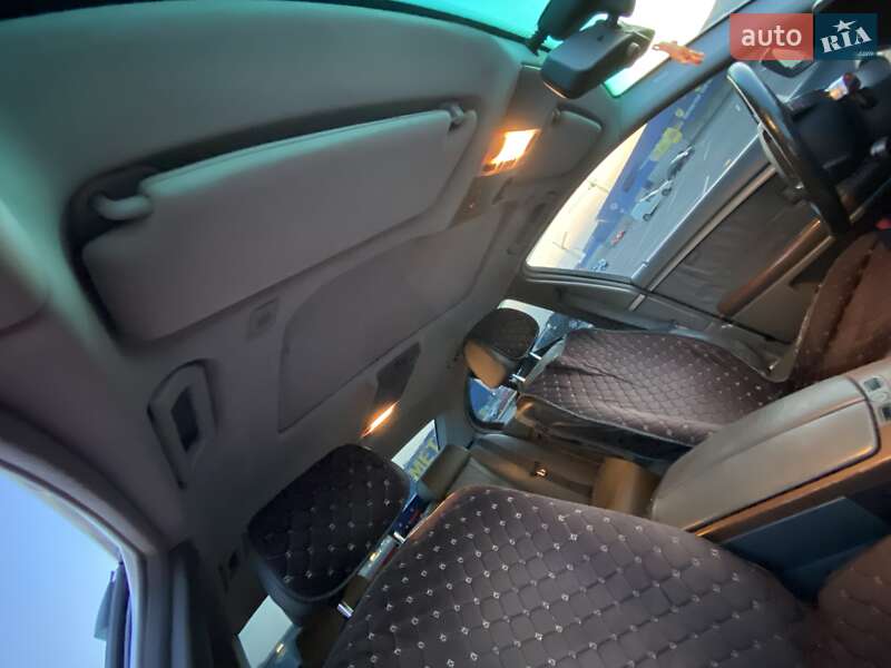 Седан BMW 7 Series 2003 в Черноморске
