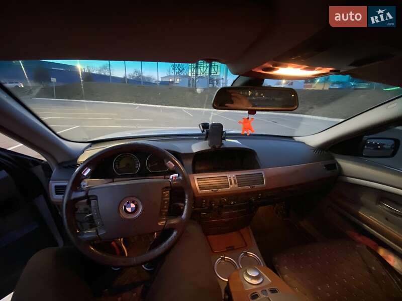 Седан BMW 7 Series 2003 в Черноморске
