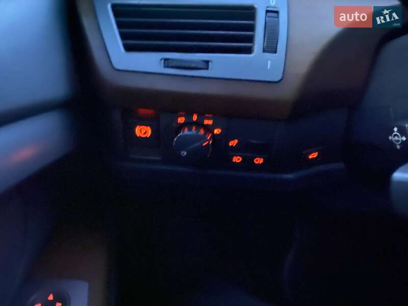 Седан BMW 7 Series 2003 в Черноморске