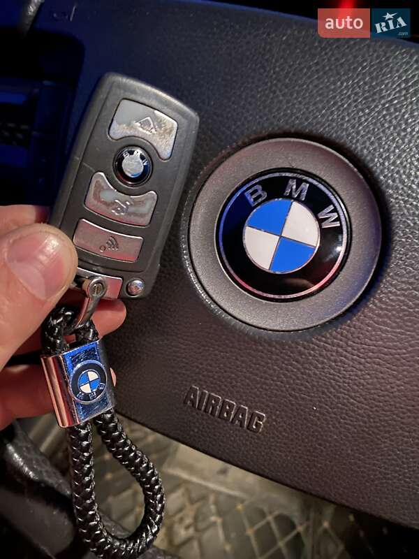 Седан BMW 7 Series 2003 в Черноморске