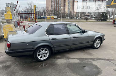 Седан BMW 7 Series 1990 в Киеве
