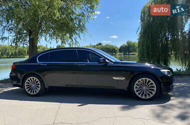 Седан BMW 7 Series 2011 в Ровно