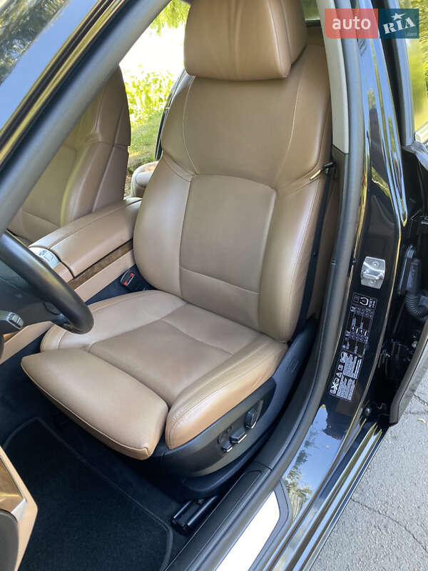 Седан BMW 7 Series 2011 в Ровно