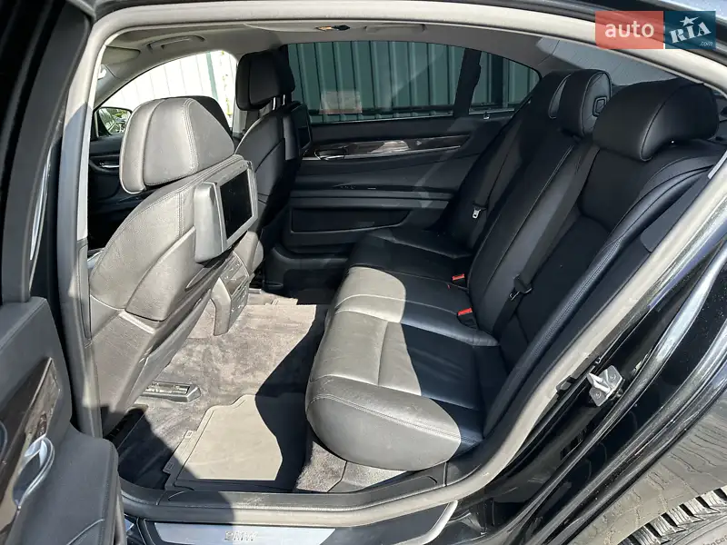 BMW 7 Series 2011