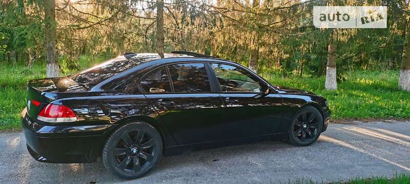 Седан BMW 7 Series 2004 в Романіву