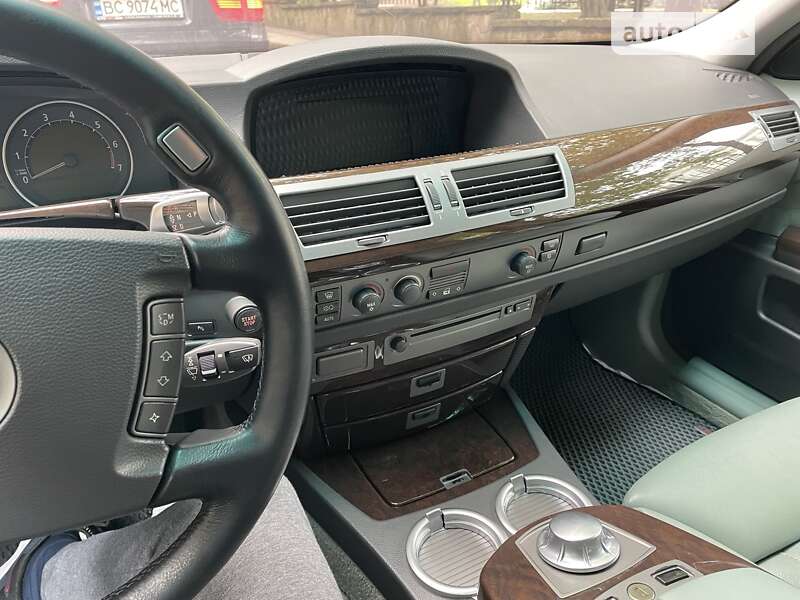 Седан BMW 7 Series 2002 в Львові