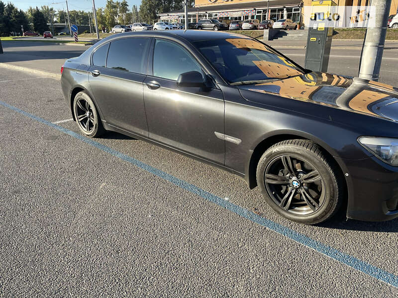 Седан BMW 7 Series 2010 в Днепре