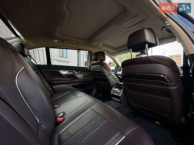 Седан BMW 7 Series 2020 в Черновцах