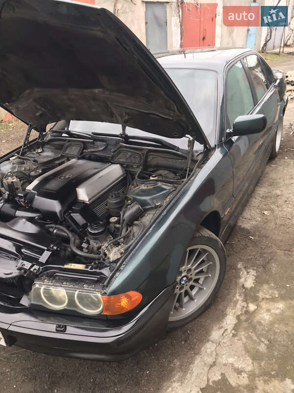 Седан BMW 7 Series 1999 в Килии
