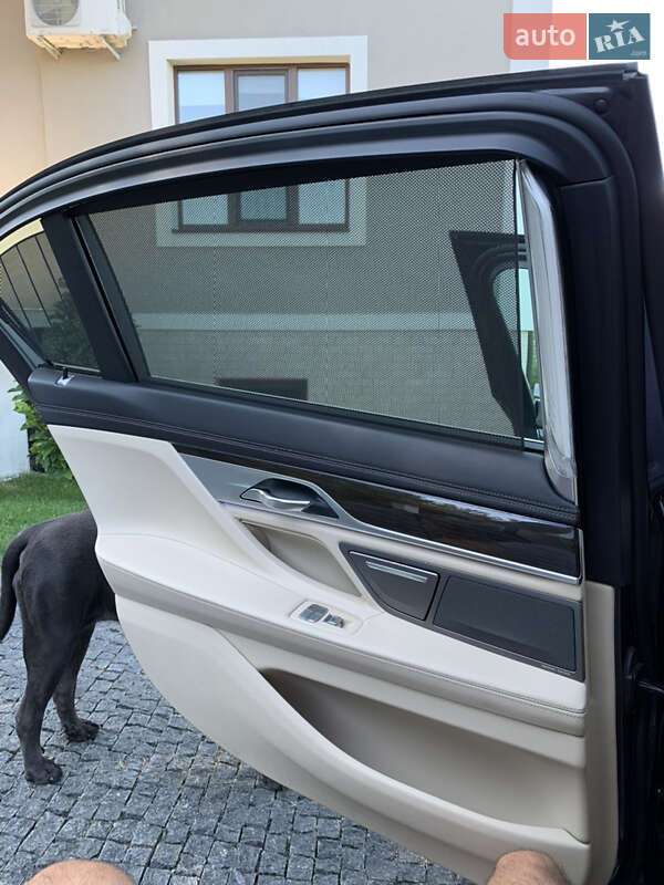 Седан BMW 7 Series 2015 в Кицмани