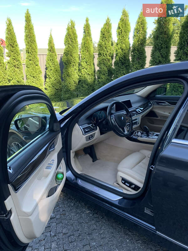 Седан BMW 7 Series 2015 в Кицмани
