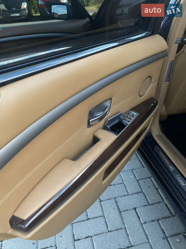 Седан BMW 7 Series 2006 в Львові