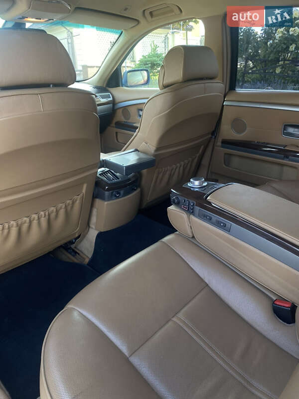 Седан BMW 7 Series 2006 в Львові