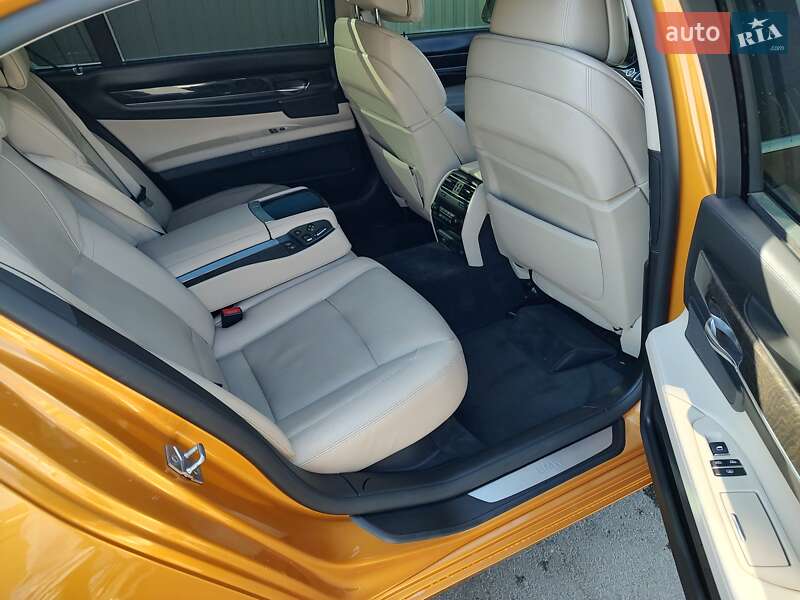 Седан BMW 7 Series 2011 в Богуславі