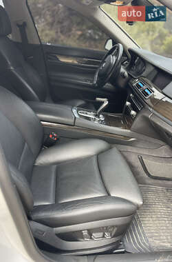 Седан BMW 7 Series 2011 в 