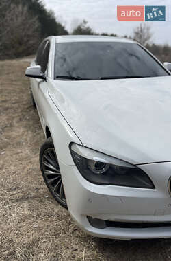 Седан BMW 7 Series 2011 в 