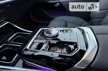 Седан BMW 7 Series 2024 в 