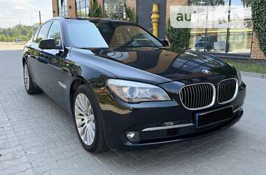 Седан BMW 7 Series 2011 в Чернівцях