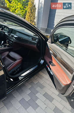 Седан BMW 7 Series 2014 в Виннице