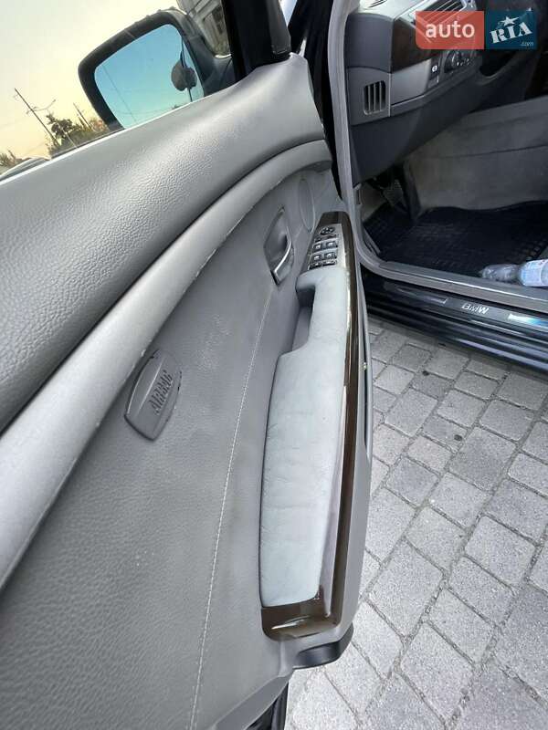 Седан BMW 7 Series 2001 в Львові