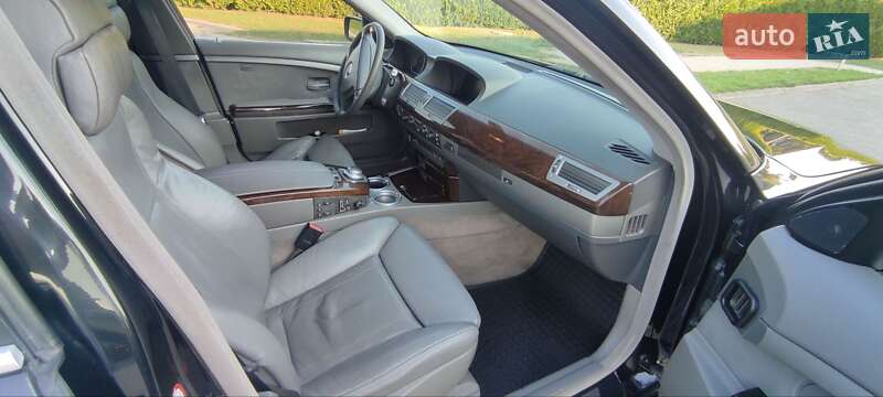 Седан BMW 7 Series 2001 в Львові