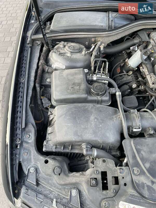 Седан BMW 7 Series 2001 в Львові