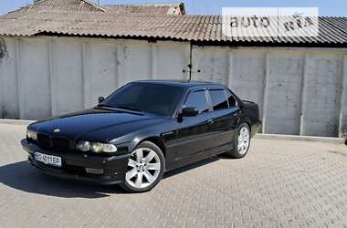 Седан BMW 7 Series 2001 в Шумске