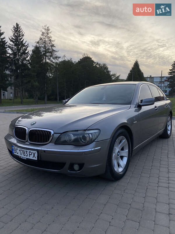 Седан BMW 7 Series 2005 в Новом Роздоле
