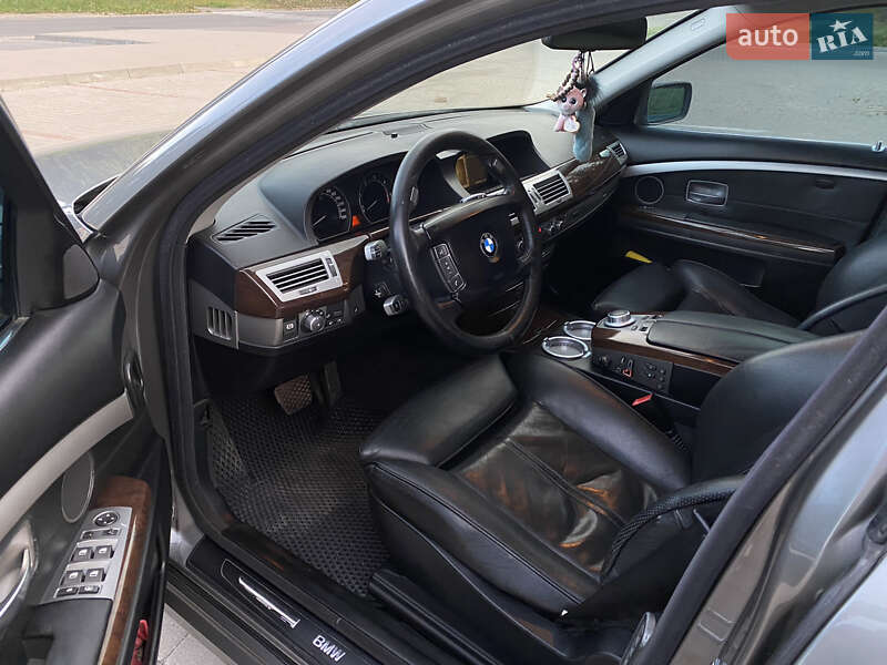 Седан BMW 7 Series 2005 в Новом Роздоле