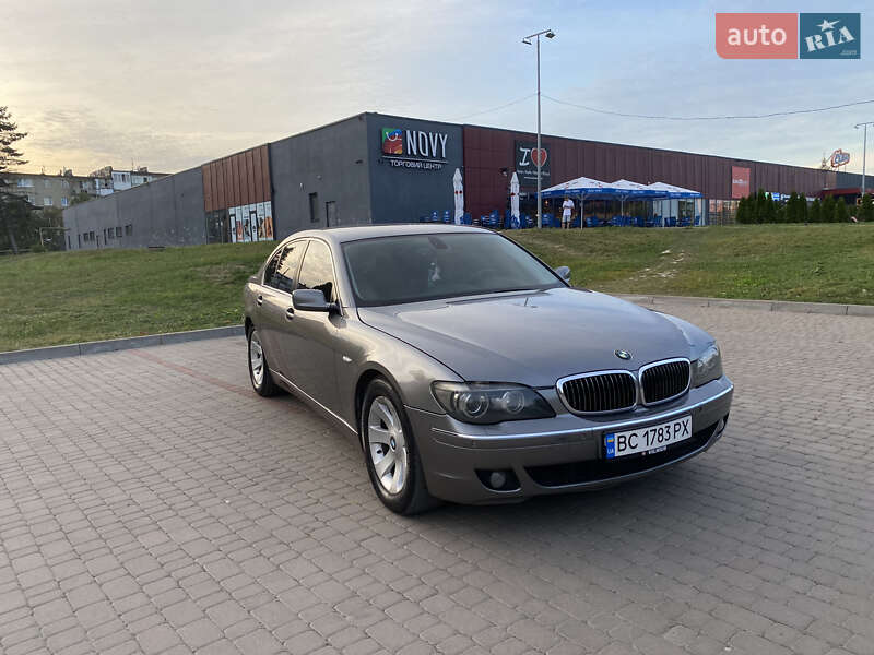 Седан BMW 7 Series 2005 в Новом Роздоле
