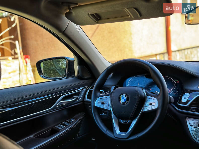 Седан BMW 7 Series 2020 в Мукачево