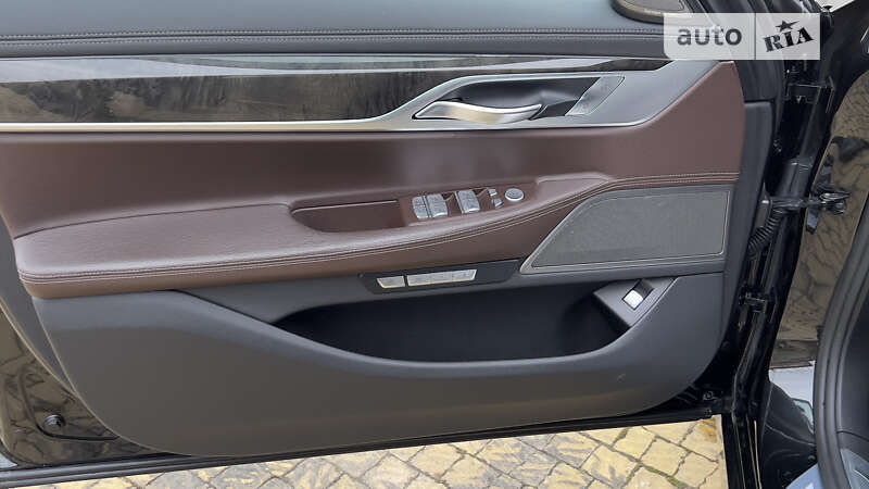 Седан BMW 7 Series 2016 в Львове