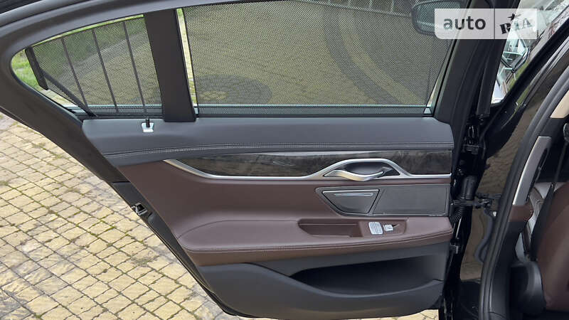 Седан BMW 7 Series 2016 в Львове