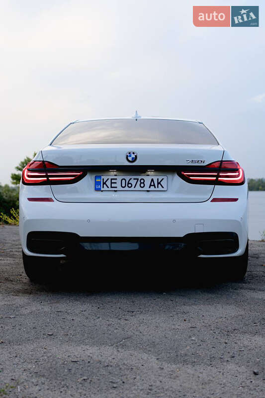 Седан BMW 7 Series 2015 в Днепре