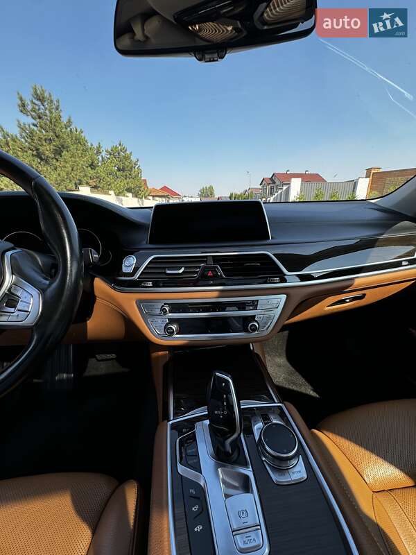 Седан BMW 7 Series 2015 в Києві фото 10 Седан BMW 7 Series 2015 в Києві