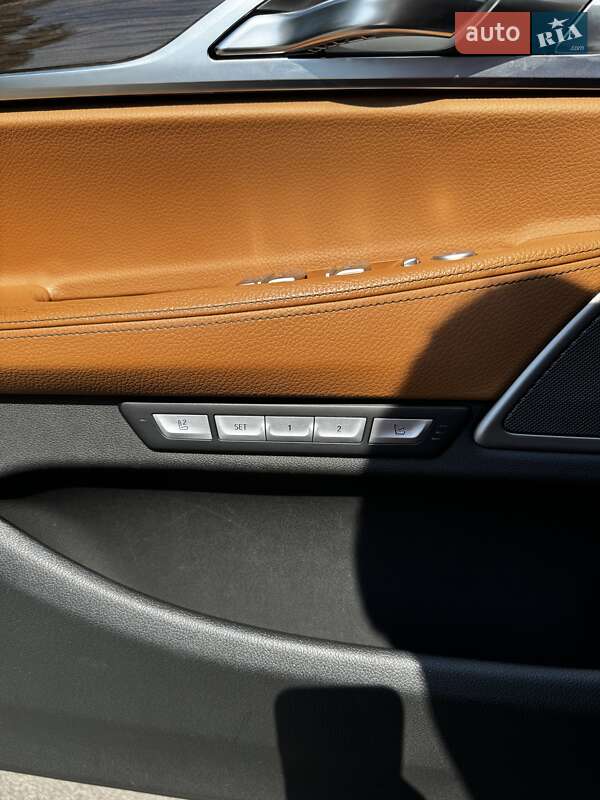 Седан BMW 7 Series 2015 в Києві фото 14 Седан BMW 7 Series 2015 в Києві