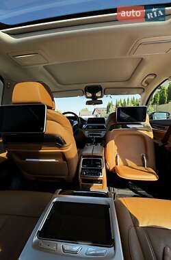 Седан BMW 7 Series 2015 в 