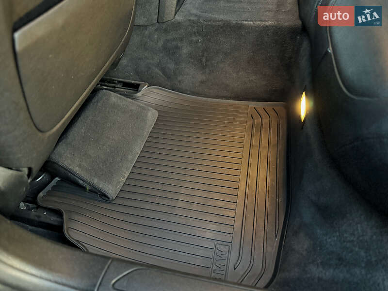 Седан BMW 7 Series 2013 в Чернівцях