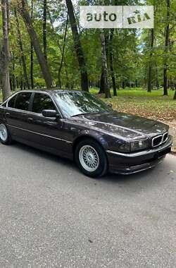 Седан BMW 7 Series 1995 в Черновцах