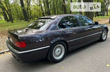 Седан BMW 7 Series 1995 в Черновцах